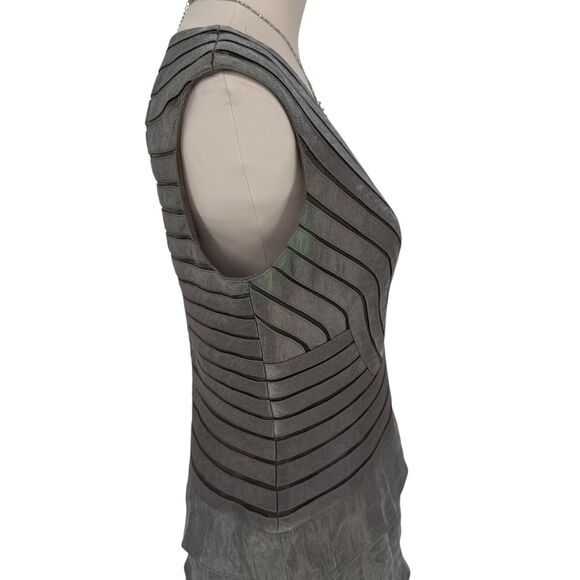 Adrianna Papell Tiered Sheath Dress Size 10 Metallic Shutter Pleat Gray FLAWS - Picture 10 of 10